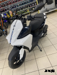 Скутер X-MOTORS CYCLONE PRO Белый